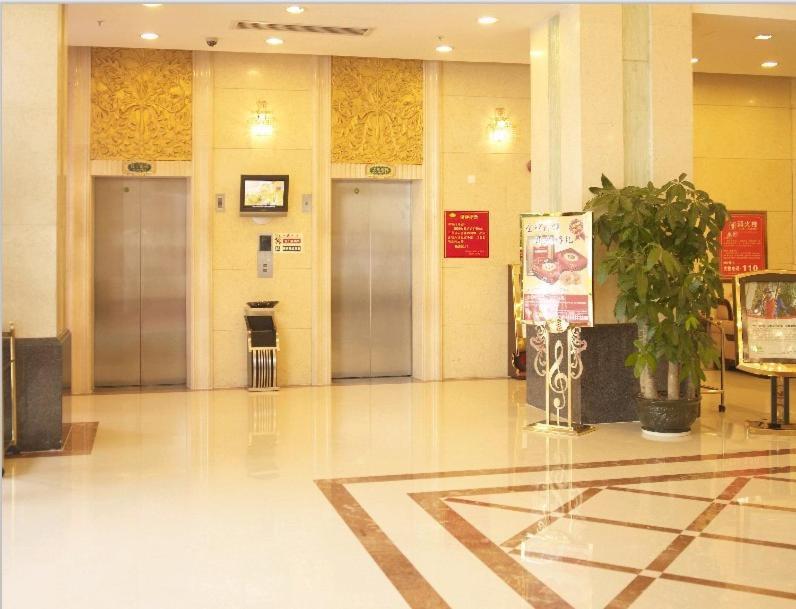 Vienna Hotel Shenzhen Shuanglong Subway Station Exterior photo