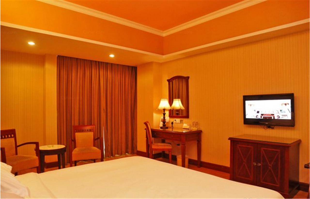 Vienna Hotel Shenzhen Shuanglong Subway Station Exterior photo