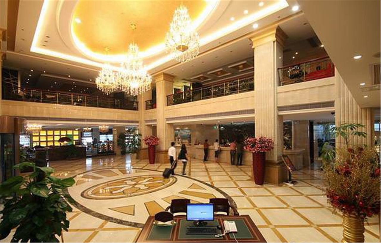Vienna Hotel Shenzhen Shuanglong Subway Station Exterior photo