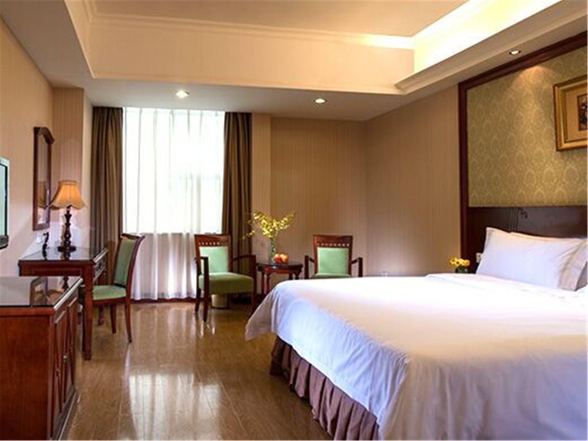 Vienna Hotel Shenzhen Shuanglong Subway Station Exterior photo